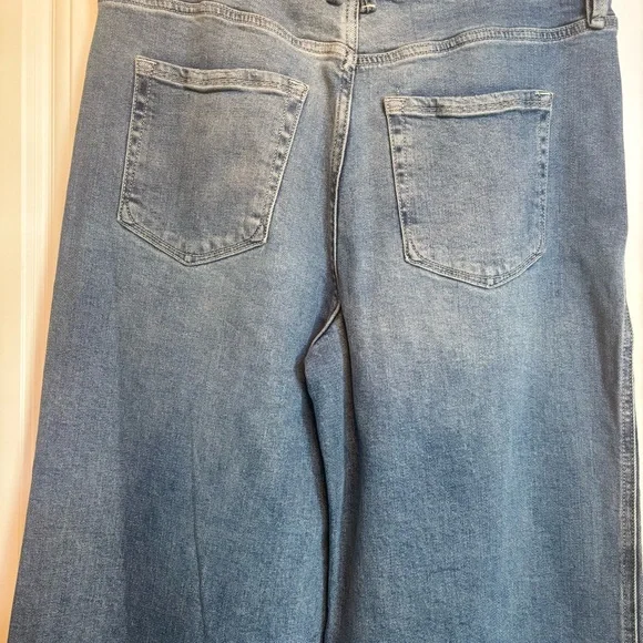 Good American Blue Flare Wide Leg Jeans - Picture 4 of 4